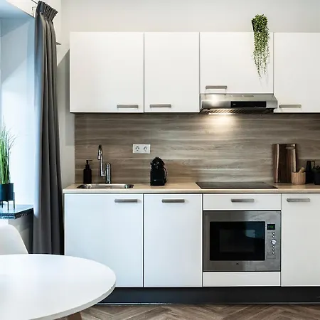 With Balcony And Full Kitchen Near Hotspot