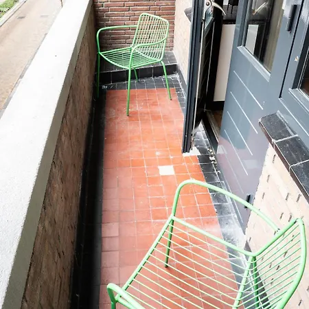With Balcony And Full Kitchen Near Hotspot * טילבורג
