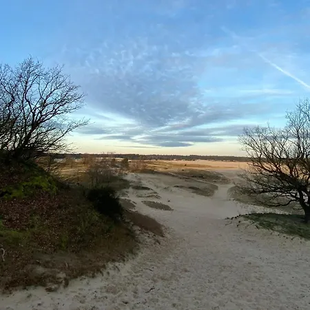 With Balcony And Full Kitchen Near Hotspot *