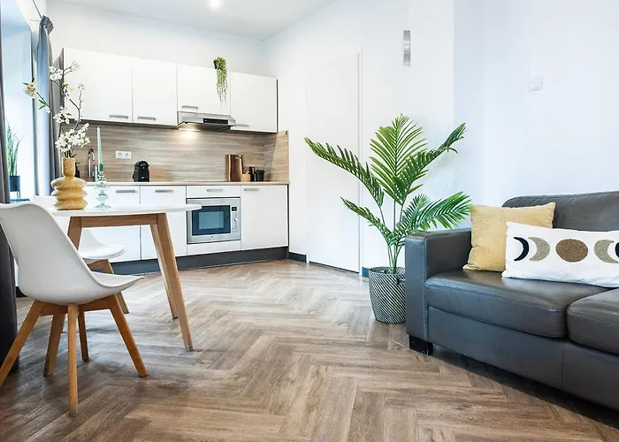 Appartamento With Balcony And Full Kitchen Near Hotspot *