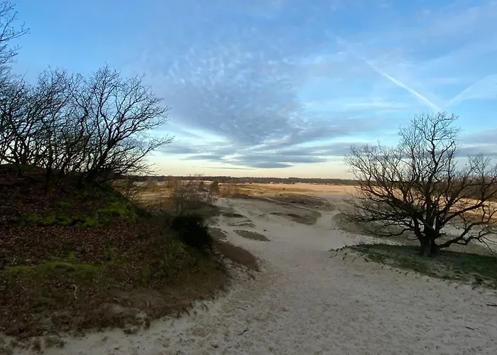 With Balcony And Full Kitchen Near Hotspot *