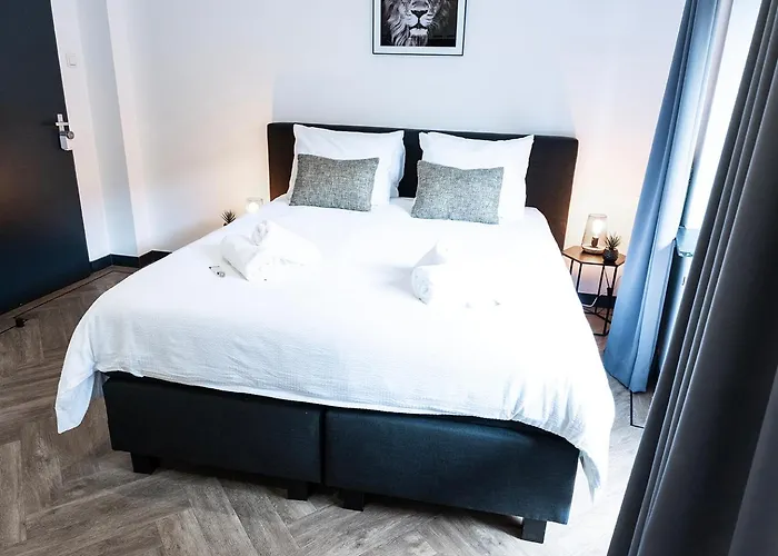 Apartamento With Balcony And Full Kitchen Near Hotspot