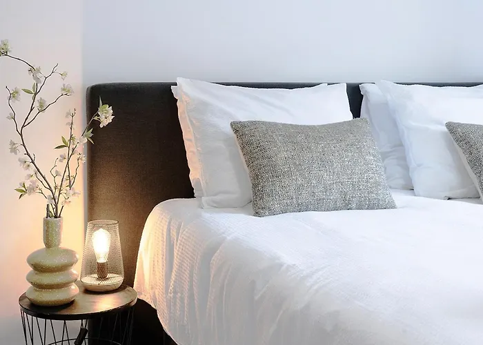 With Balcony And Full Kitchen Near Hotspot Appartement