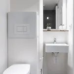 With Balcony And Full Kitchen Near Hotspot * טילבורג