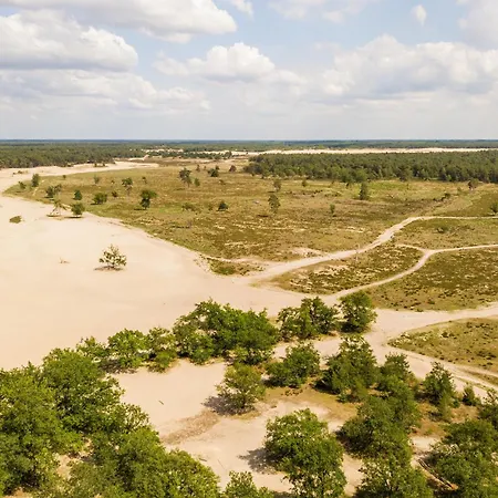 With Balcony And Full Kitchen Near Hotspot *