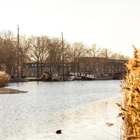 With Balcony And Full Kitchen Near Hotspot ティルブルグ