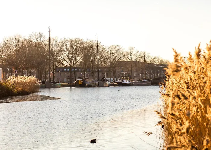 With Balcony And Full Kitchen Near Hotspot ティルブルグ